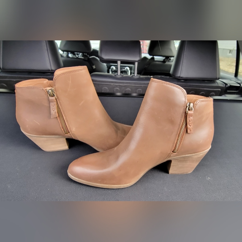 Frye Judith leather bootie
